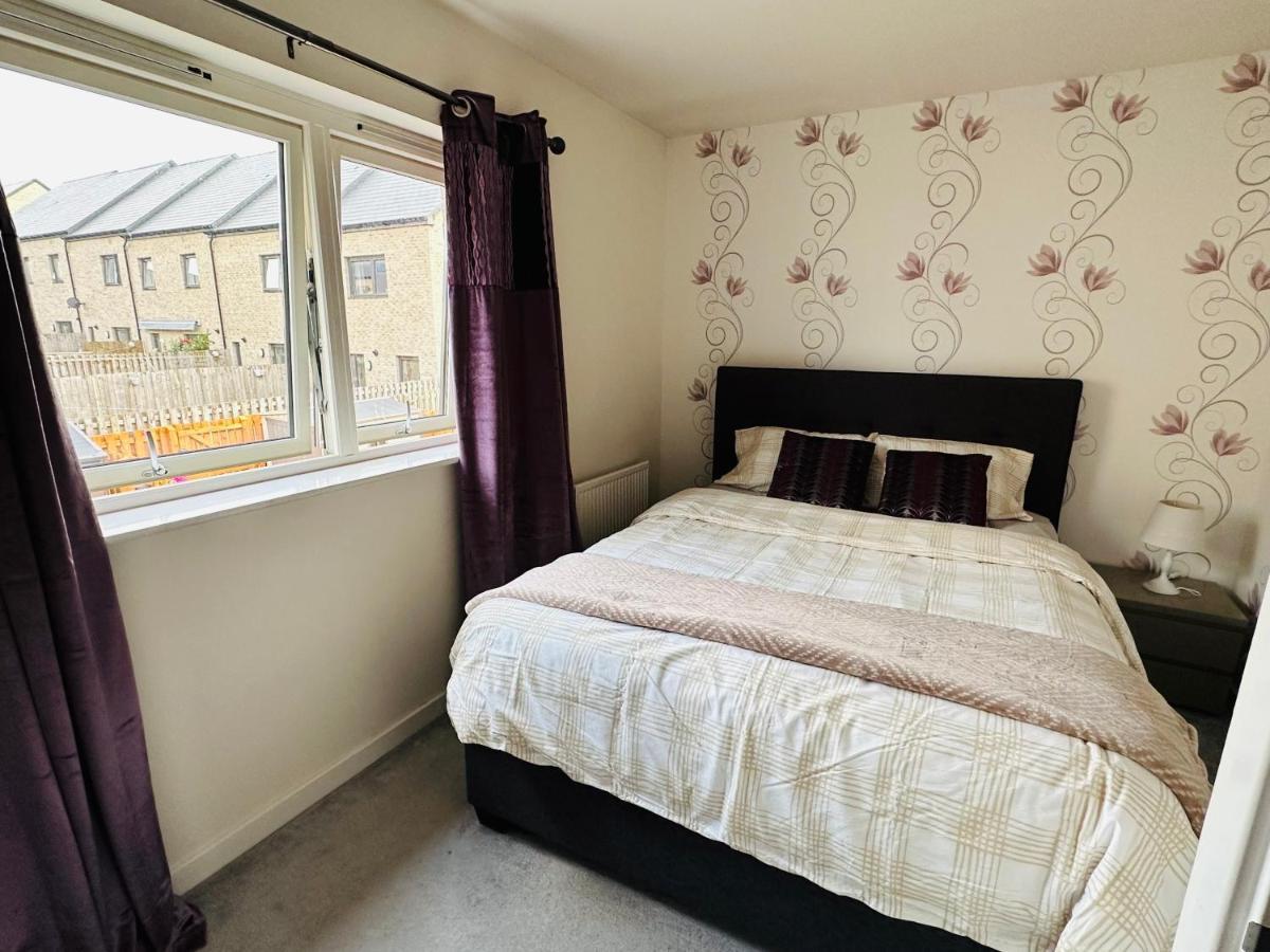 Modern 3 Bed Villa With Free Parking And Garden Close To City Center And Edinburgh Airport المظهر الخارجي الصورة