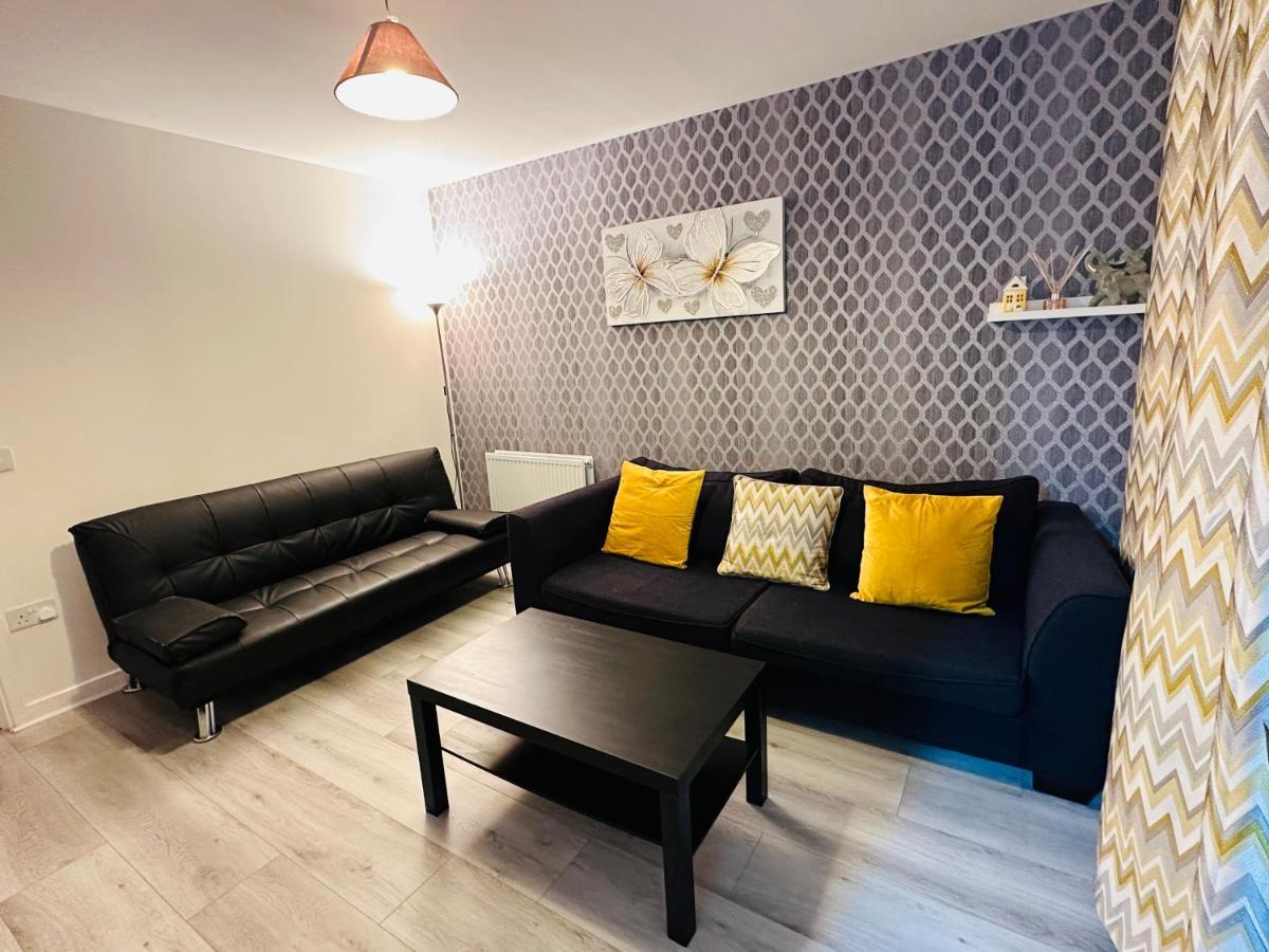 Modern 3 Bed Villa With Free Parking And Garden Close To City Center And Edinburgh Airport المظهر الخارجي الصورة